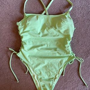 One piece Cupshe Swimsuit